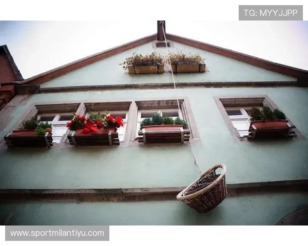 在米兰官网中文站上了解米兰设计师的创意灵感与品牌故事