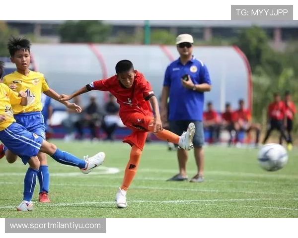 AC米兰俱乐部的青训体系揭秘，培养未来足球明星的成功经验与发展路径分析